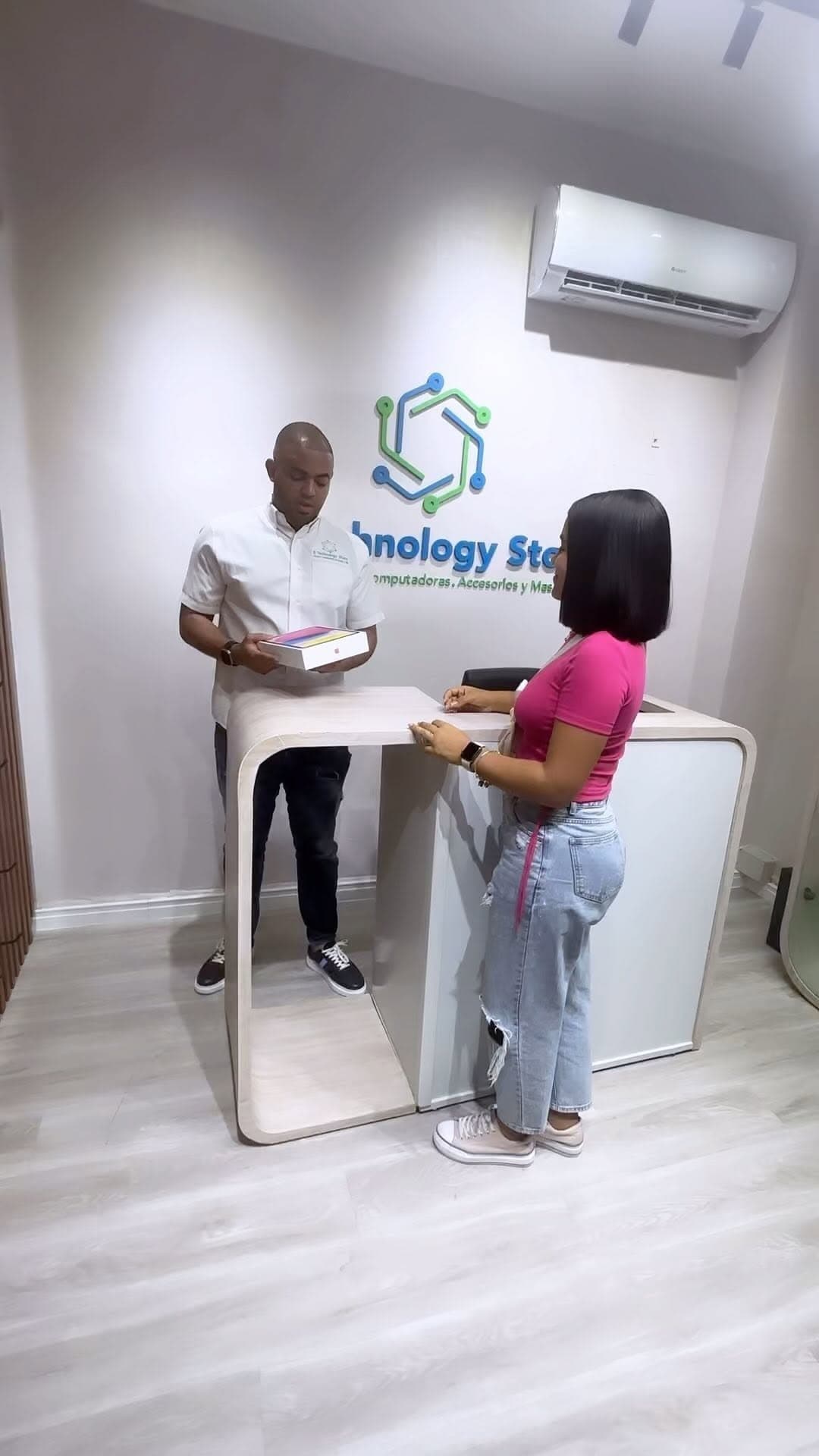 VEN & APROVECHA DE NUESTRAS SIGUIENTES OFERTAS 📲 ✅

DISPONIBLES PARA ENTREGA INMEDIATA

Nuevas Sell